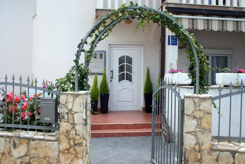 טרוגיר Apartments Gavric מראה חיצוני תמונה